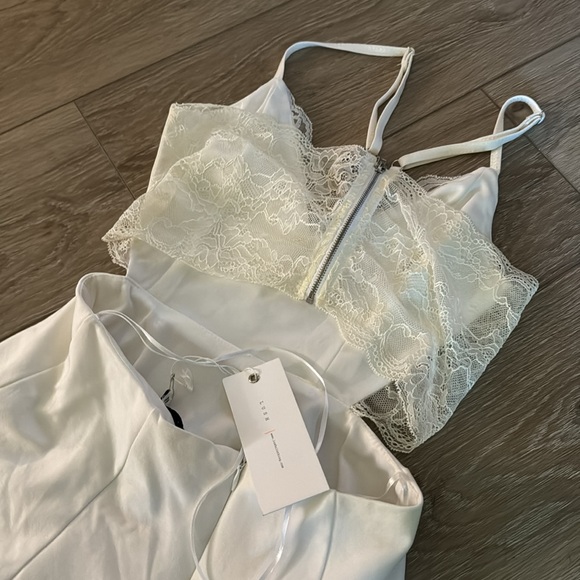 LUSH flowy white dress NWT - Picture 3 of 3